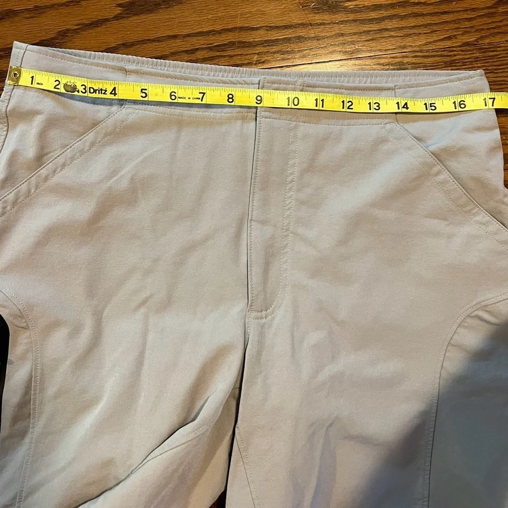 L.L. Bean Cargo/Cycling Short 2-N-1